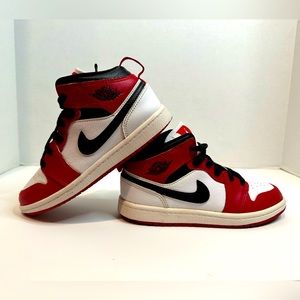 Jordan 1 Mid Chicago 1Y